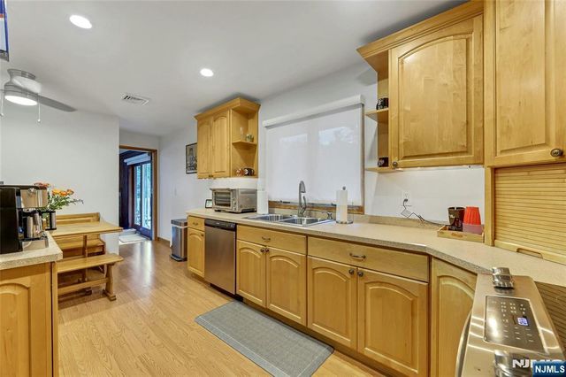 406 High Crest Drive, West Milford, NJ 07480