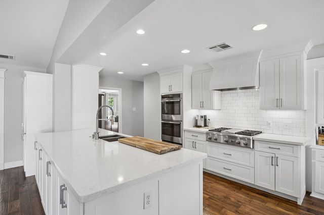 6935 Town Bluff Drive, Dallas, TX 75248