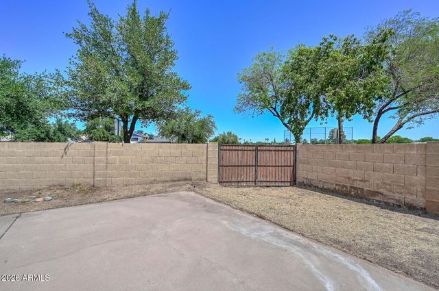 8442 N 48TH Drive, Glendale, AZ 85302