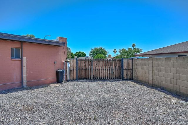 8442 N 48TH Drive, Glendale, AZ 85302