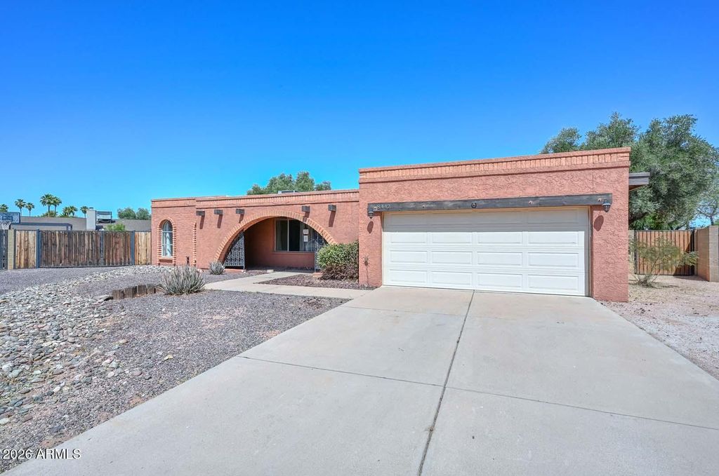 8442 N 48TH Drive, Glendale, AZ 85302