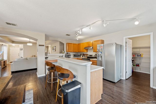 8702 Laguna Falls, San Antonio, TX 78251