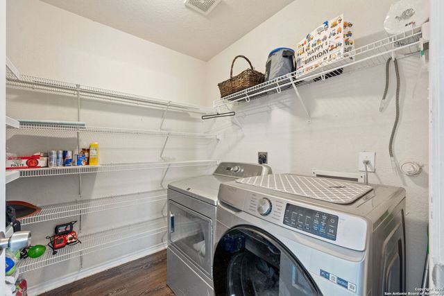 8702 Laguna Falls, San Antonio, TX 78251