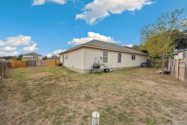 8702 Laguna Falls, San Antonio, TX 78251
