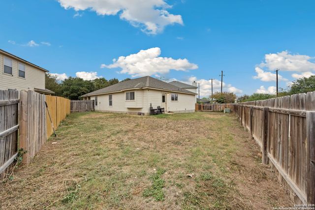 8702 Laguna Falls, San Antonio, TX 78251