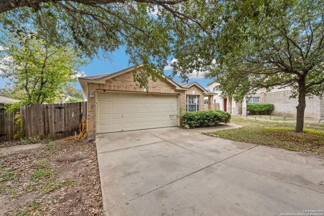 8702 Laguna Falls, San Antonio, TX 78251