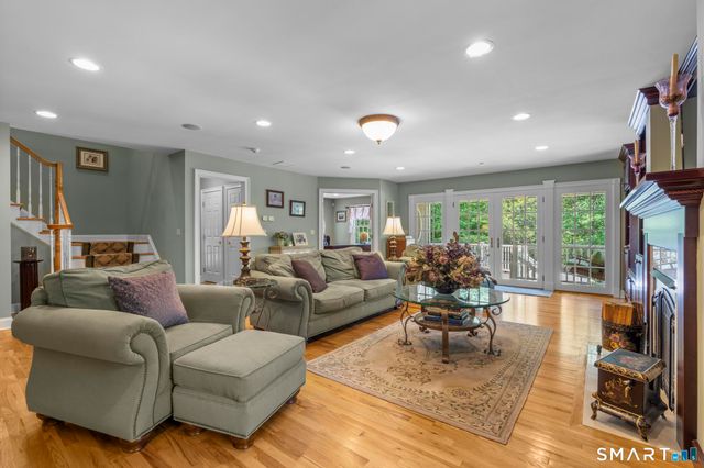 7 Hannah Lane, Monroe, CT 06468