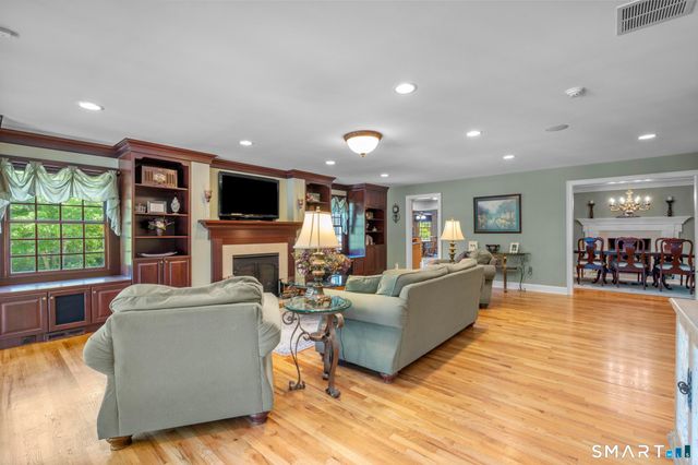 7 Hannah Lane, Monroe, CT 06468