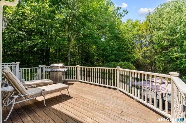 7 Hannah Lane, Monroe, CT 06468