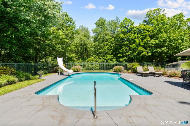 7 Hannah Lane, Monroe, CT 06468