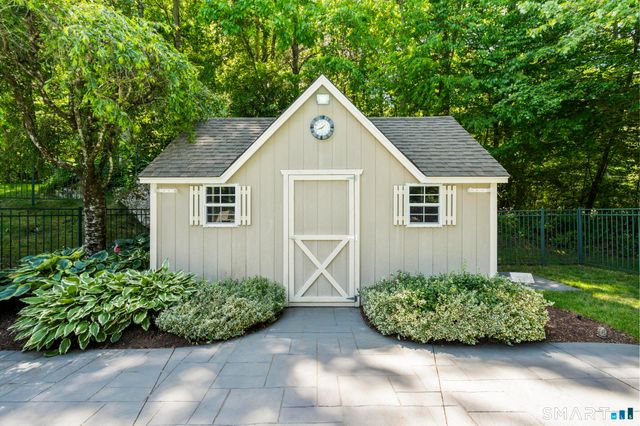 7 Hannah Lane, Monroe, CT 06468