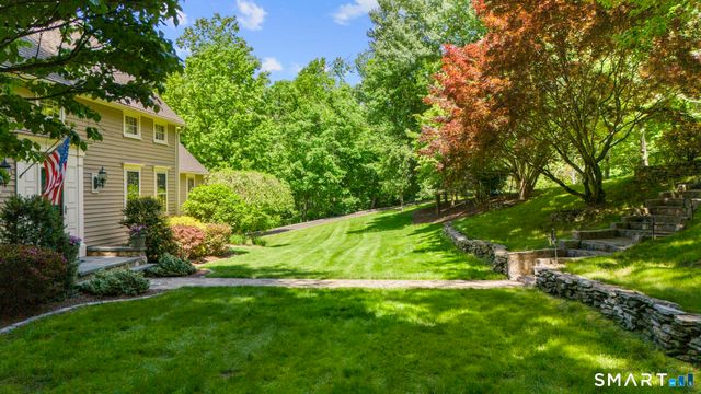 7 Hannah Lane, Monroe, CT 06468