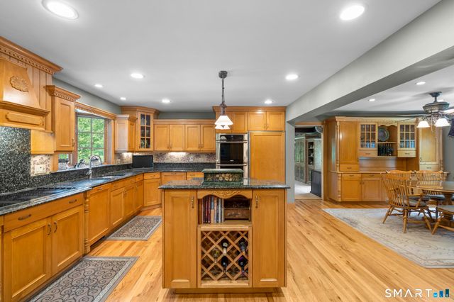 7 Hannah Lane, Monroe, CT 06468