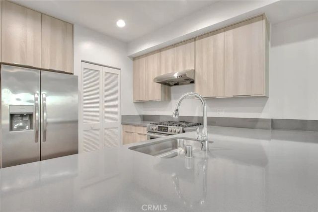 501 W Foothill Boulevard 104, Claremont, CA 91711