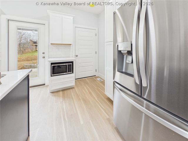 255 Castleknock Road, Winfield, WV 25213