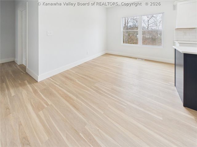 255 Castleknock Road, Winfield, WV 25213