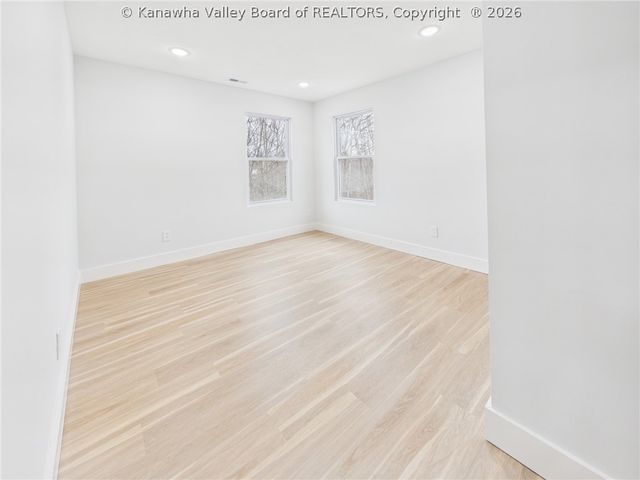 255 Castleknock Road, Winfield, WV 25213