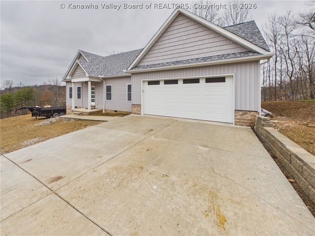 255 Castleknock Road, Winfield, WV 25213