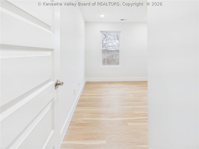 255 Castleknock Road, Winfield, WV 25213