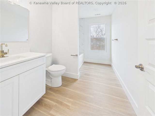 255 Castleknock Road, Winfield, WV 25213