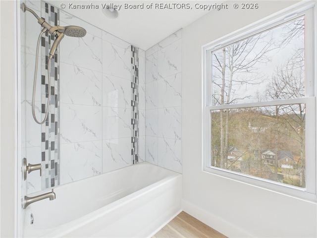 255 Castleknock Road, Winfield, WV 25213