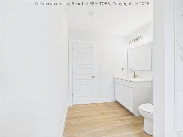 255 Castleknock Road, Winfield, WV 25213