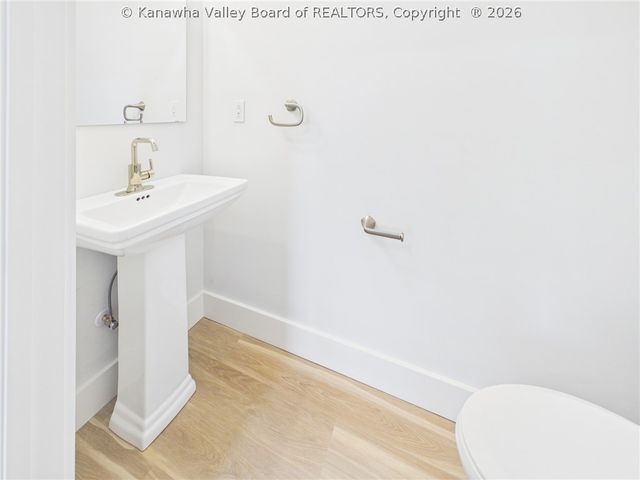 255 Castleknock Road, Winfield, WV 25213