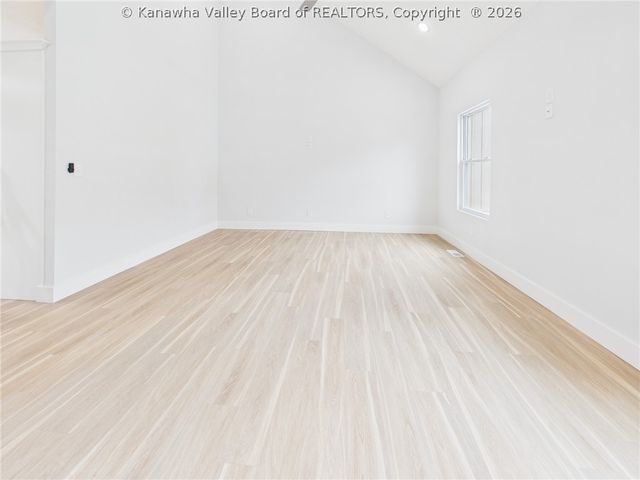 255 Castleknock Road, Winfield, WV 25213