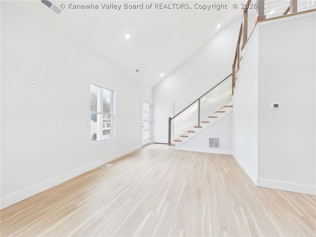 255 Castleknock Road, Winfield, WV 25213