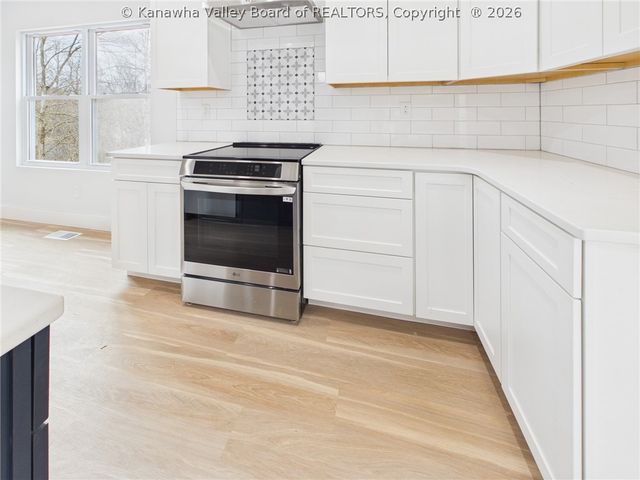 255 Castleknock Road, Winfield, WV 25213