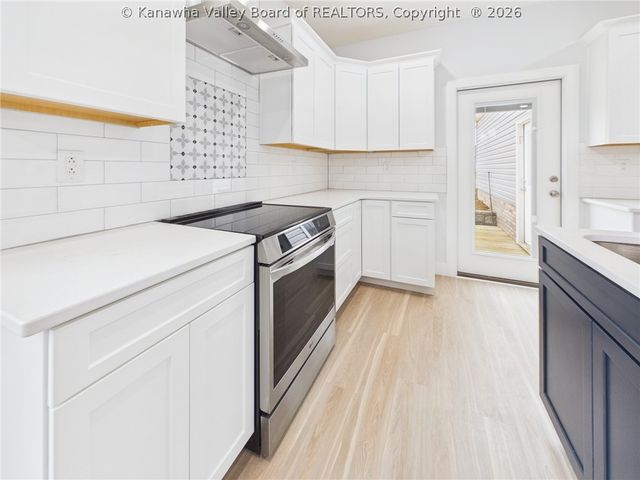 255 Castleknock Road, Winfield, WV 25213