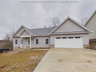 255 Castleknock Road, Winfield, WV 25213