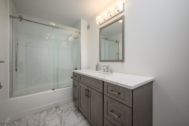 1 Carriage City Plz 1214, Rahway City, NJ 07065