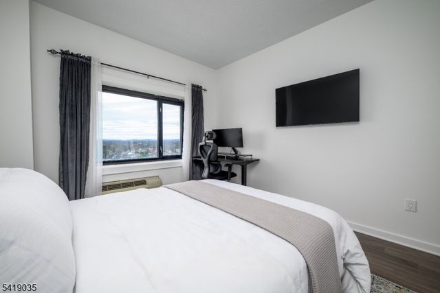 1 Carriage City Plz 1214, Rahway City, NJ 07065