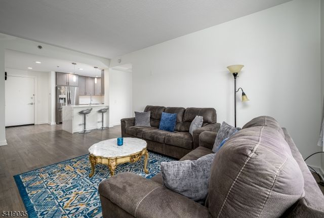 1 Carriage City Plz 1214, Rahway City, NJ 07065