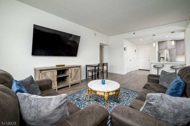 1 Carriage City Plz 1214, Rahway City, NJ 07065