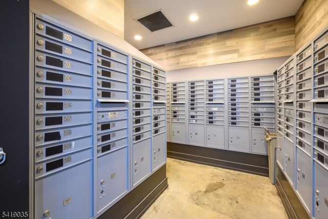 1 Carriage City Plz 1214, Rahway City, NJ 07065