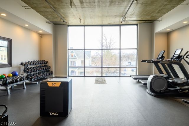 1 Carriage City Plz 1214, Rahway City, NJ 07065