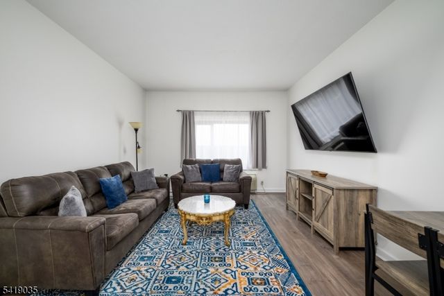 1 Carriage City Plz 1214, Rahway City, NJ 07065