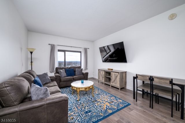 1 Carriage City Plz 1214, Rahway City, NJ 07065