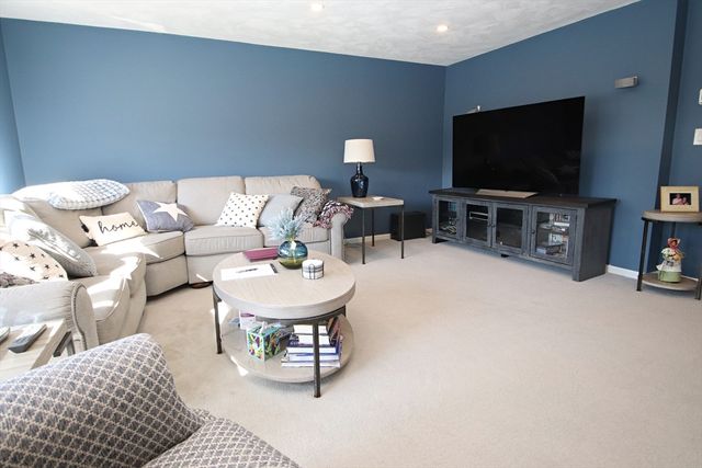 504 Reynolds Drive 504, Saugus, MA 01906