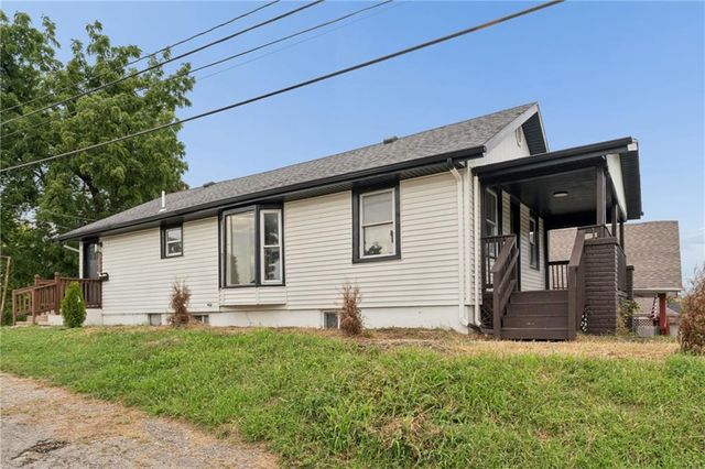 2010 N 27th Street, Kansas City, KS 66104
