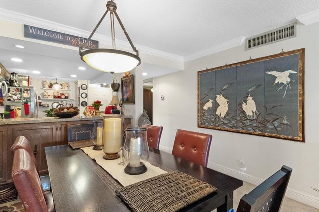 5717 Coral Lake Dr 205, Pompano Beach, FL 33063