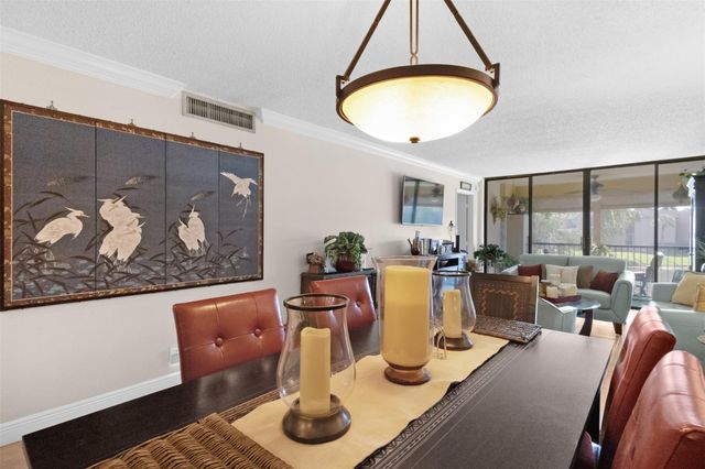 5717 Coral Lake Dr 205, Pompano Beach, FL 33063