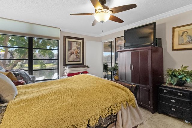 5717 Coral Lake Dr 205, Pompano Beach, FL 33063