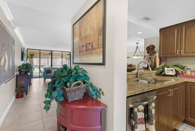 5717 Coral Lake Dr 205, Pompano Beach, FL 33063