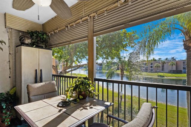 5717 Coral Lake Dr 205, Pompano Beach, FL 33063