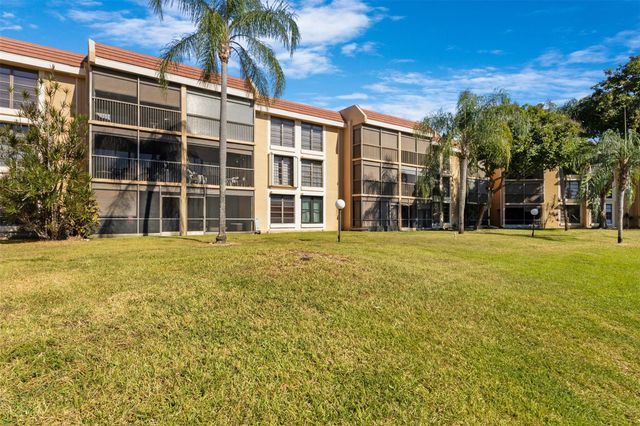 5717 Coral Lake Dr 205, Pompano Beach, FL 33063