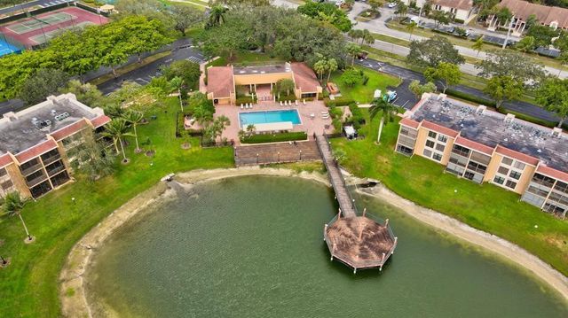 5717 Coral Lake Dr 205, Pompano Beach, FL 33063