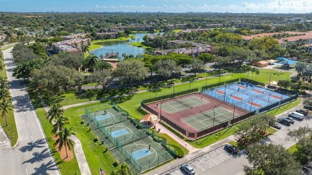 5717 Coral Lake Dr 205, Pompano Beach, FL 33063